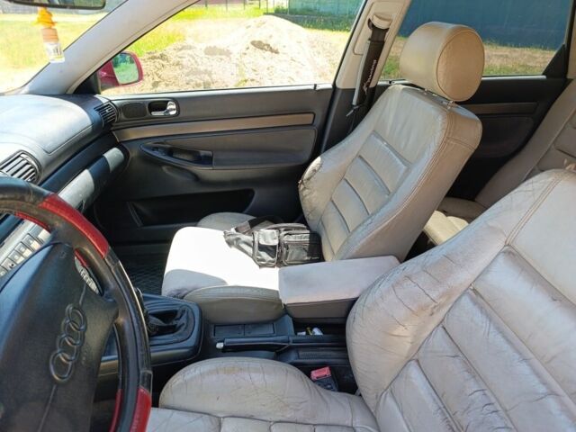 Красный Ауди А4, объемом двигателя 1.9 л и пробегом 420 тыс. км за 2500 $, фото 9 на Automoto.ua