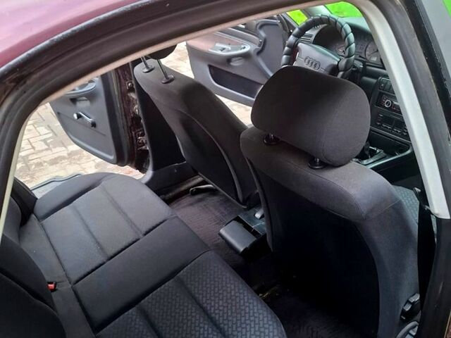 Червоний Ауді А4, об'ємом двигуна 1.8 л та пробігом 572 тис. км за 2499 $, фото 6 на Automoto.ua