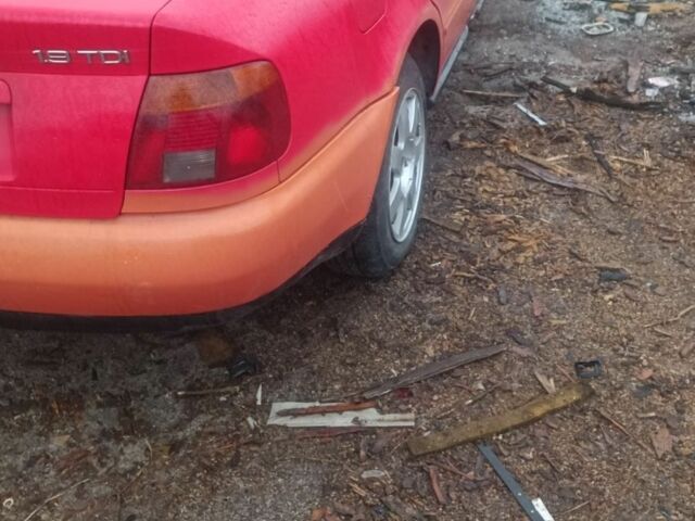 Красный Ауди А4, объемом двигателя 0 л и пробегом 111 тыс. км за 600 $, фото 2 на Automoto.ua