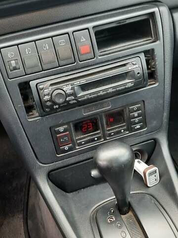 Красный Ауди А4, объемом двигателя 1.8 л и пробегом 255 тыс. км за 3500 $, фото 16 на Automoto.ua