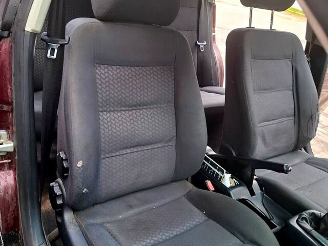 Червоний Ауді А4, об'ємом двигуна 1.8 л та пробігом 572 тис. км за 2499 $, фото 5 на Automoto.ua