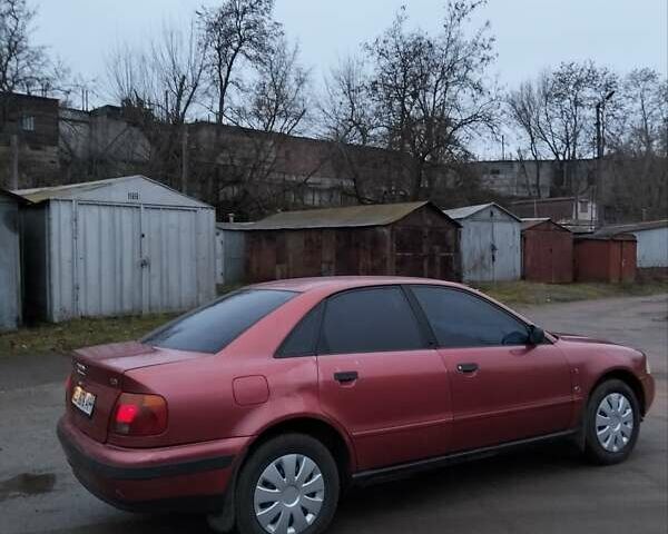 Червоний Ауді А4, об'ємом двигуна 1.8 л та пробігом 300 тис. км за 2550 $, фото 2 на Automoto.ua