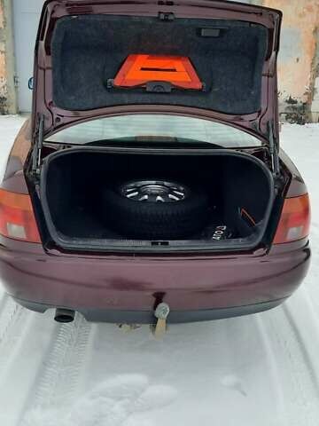 Красный Ауди А4, объемом двигателя 1.8 л и пробегом 255 тыс. км за 3500 $, фото 17 на Automoto.ua