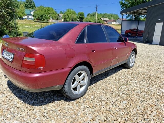 Красный Ауди А4, объемом двигателя 1.9 л и пробегом 420 тыс. км за 2500 $, фото 4 на Automoto.ua