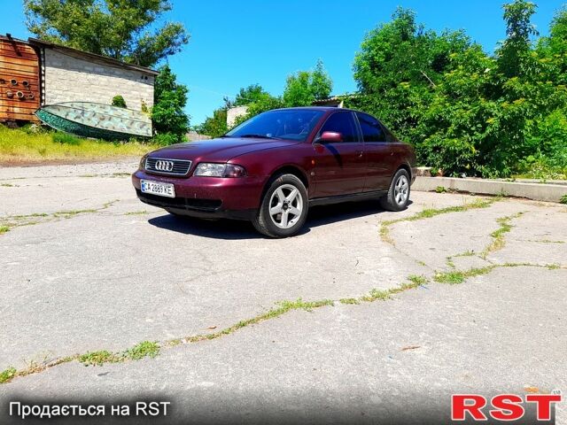 Красный Ауди А4, объемом двигателя 2.8 л и пробегом 387 тыс. км за 3800 $, фото 3 на Automoto.ua