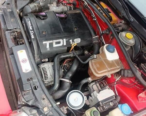 Красный Ауди А4, объемом двигателя 1.9 л и пробегом 400 тыс. км за 3100 $, фото 4 на Automoto.ua