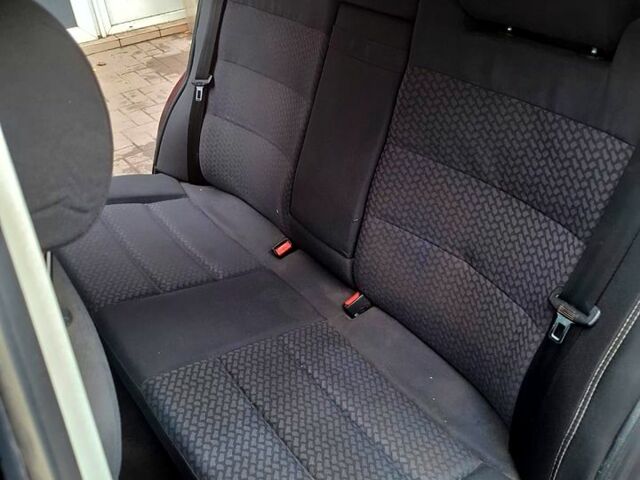 Червоний Ауді А4, об'ємом двигуна 1.8 л та пробігом 572 тис. км за 2499 $, фото 7 на Automoto.ua