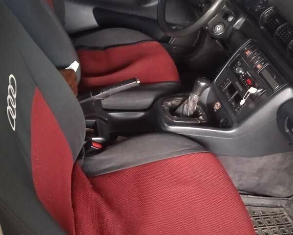 Красный Ауди А4, объемом двигателя 1.6 л и пробегом 354 тыс. км за 3500 $, фото 1 на Automoto.ua