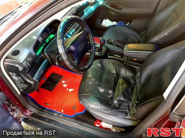 Красный Ауди А4, объемом двигателя 2.8 л и пробегом 387 тыс. км за 3800 $, фото 5 на Automoto.ua