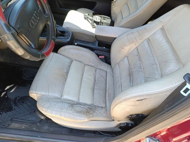 Красный Ауди А4, объемом двигателя 1.9 л и пробегом 420 тыс. км за 2500 $, фото 10 на Automoto.ua