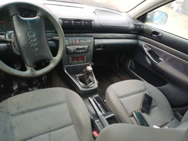 Червоний Ауді А4, об'ємом двигуна 0 л та пробігом 222 тис. км за 1150 $, фото 5 на Automoto.ua