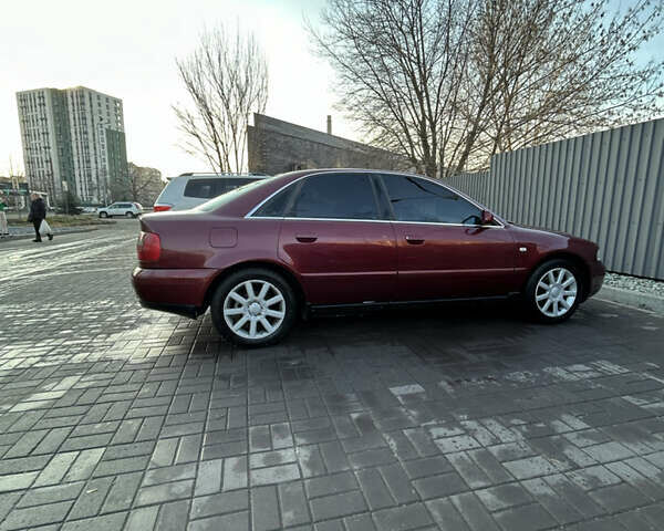 Красный Ауди А4, объемом двигателя 2.5 л и пробегом 150 тыс. км за 3300 $, фото 1 на Automoto.ua
