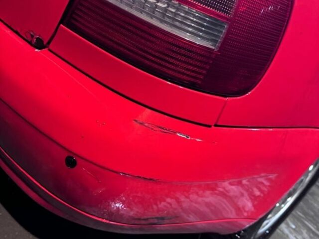 Червоний Ауді А4, об'ємом двигуна 1.6 л та пробігом 388 тис. км за 2500 $, фото 8 на Automoto.ua