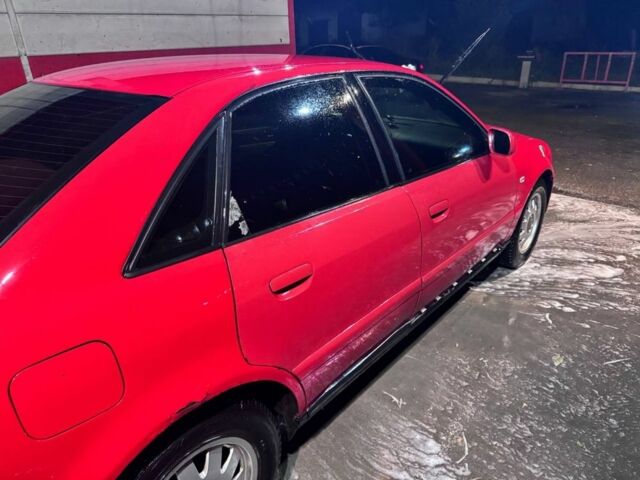 Червоний Ауді А4, об'ємом двигуна 1.6 л та пробігом 388 тис. км за 2500 $, фото 5 на Automoto.ua