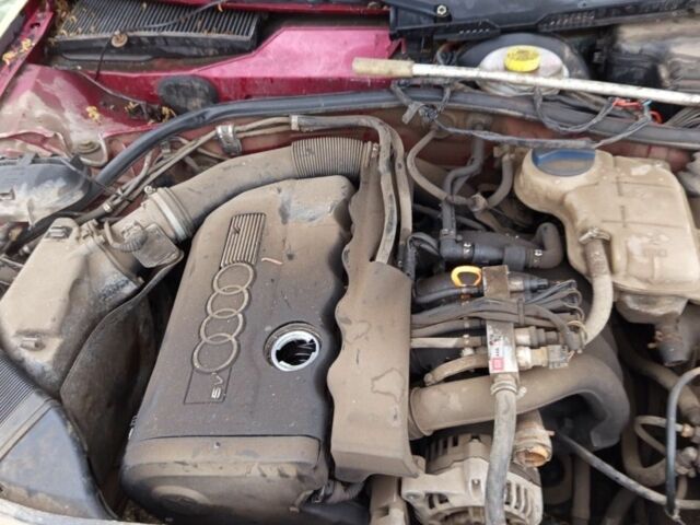 Красный Ауди А4, объемом двигателя 0 л и пробегом 200 тыс. км за 25000 $, фото 1 на Automoto.ua