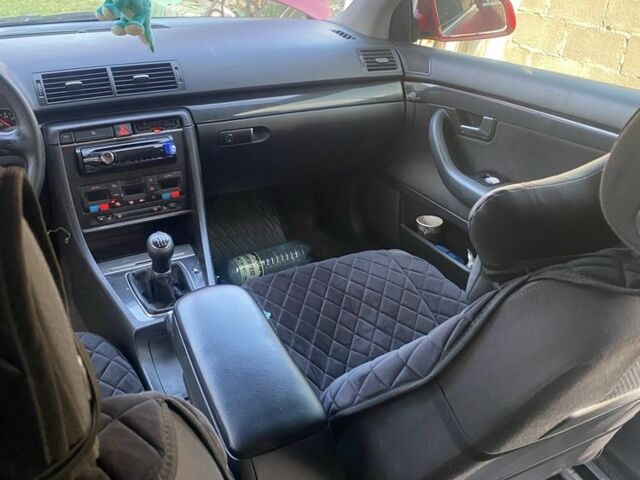 Красный Ауди А4, объемом двигателя 1.6 л и пробегом 253 тыс. км за 3200 $, фото 7 на Automoto.ua