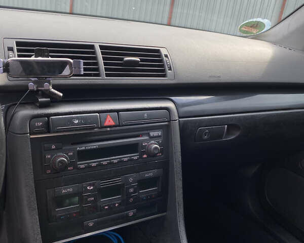 Красный Ауди А4, объемом двигателя 1.6 л и пробегом 240 тыс. км за 4800 $, фото 25 на Automoto.ua