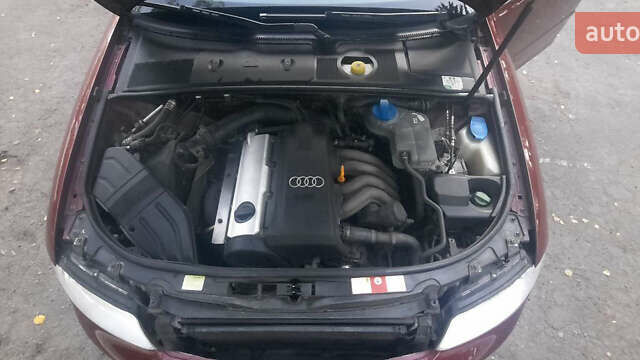 Красный Ауди А4, объемом двигателя 1.6 л и пробегом 300 тыс. км за 4900 $, фото 12 на Automoto.ua