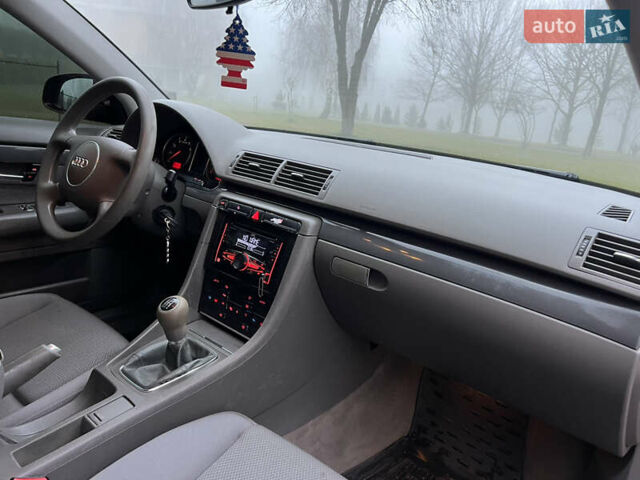 Красный Ауди А4, объемом двигателя 1.6 л и пробегом 299 тыс. км за 4599 $, фото 10 на Automoto.ua