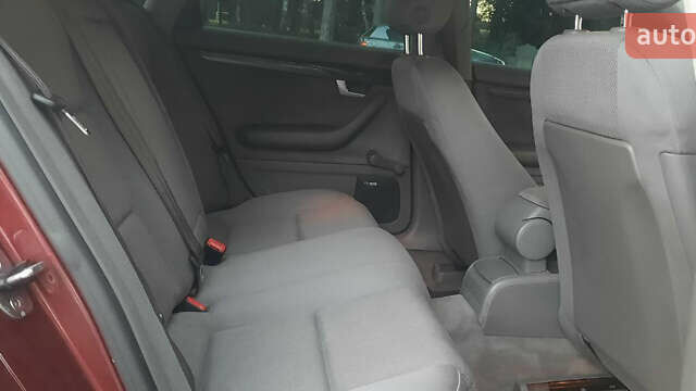 Красный Ауди А4, объемом двигателя 1.6 л и пробегом 300 тыс. км за 4900 $, фото 9 на Automoto.ua