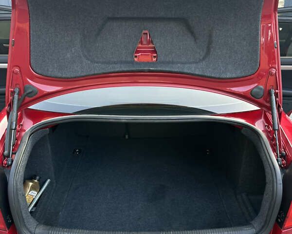 Красный Ауди А4, объемом двигателя 1.78 л и пробегом 290 тыс. км за 4300 $, фото 13 на Automoto.ua