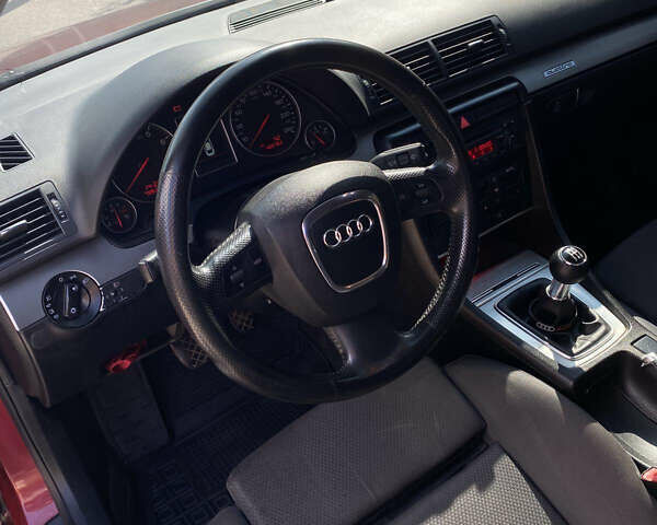 Ауди А4 2002 в Александрие на Automoto.ua Красный Ауди А4, объемом двигателя 1.78 л и пробегом 400 тыс. км за 5600 $, фото 3 на Automoto.ua