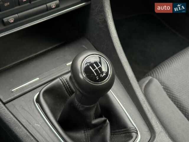 Красный Ауди А4, объемом двигателя 1.6 л и пробегом 153 тыс. км за 5400 $, фото 29 на Automoto.ua