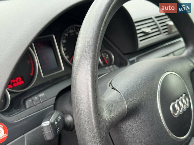 Красный Ауди А4, объемом двигателя 1.6 л и пробегом 153 тыс. км за 5400 $, фото 26 на Automoto.ua