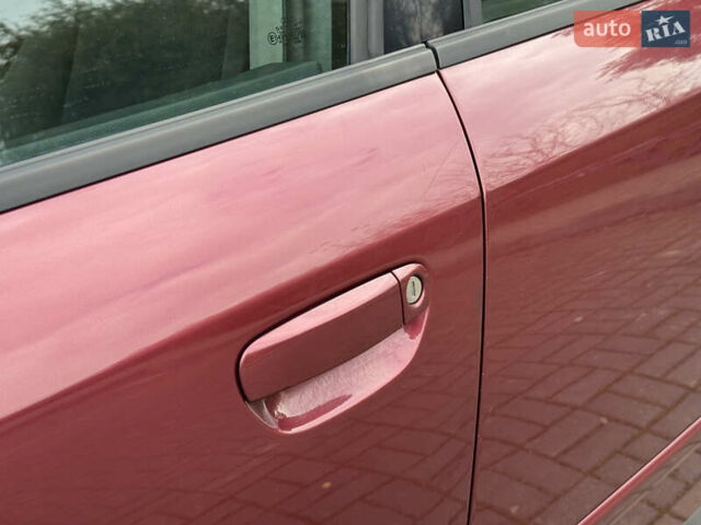 Красный Ауди А4, объемом двигателя 1.6 л и пробегом 153 тыс. км за 5400 $, фото 14 на Automoto.ua