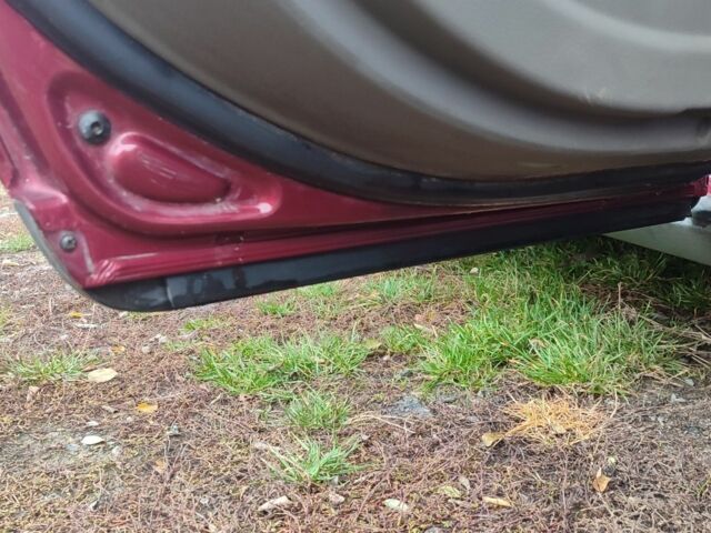 Красный Ауди А4, объемом двигателя 2 л и пробегом 265 тыс. км за 5200 $, фото 12 на Automoto.ua