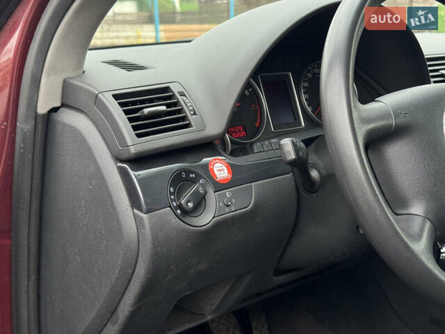 Красный Ауди А4, объемом двигателя 1.6 л и пробегом 153 тыс. км за 5400 $, фото 25 на Automoto.ua