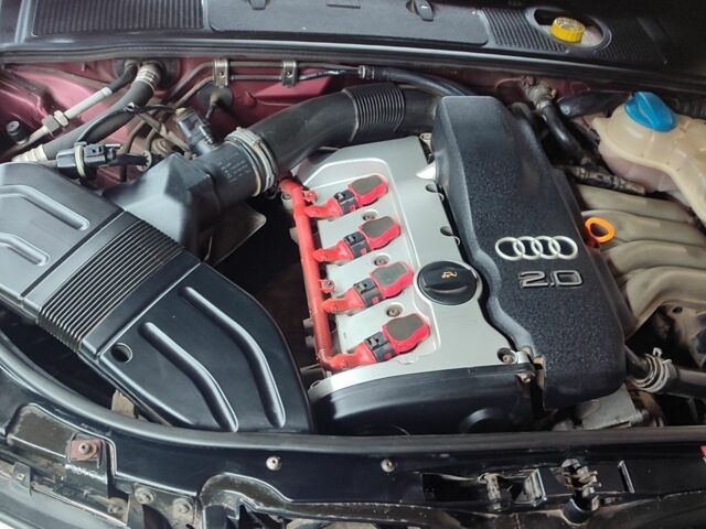 Красный Ауди А4, объемом двигателя 2 л и пробегом 265 тыс. км за 5200 $, фото 22 на Automoto.ua