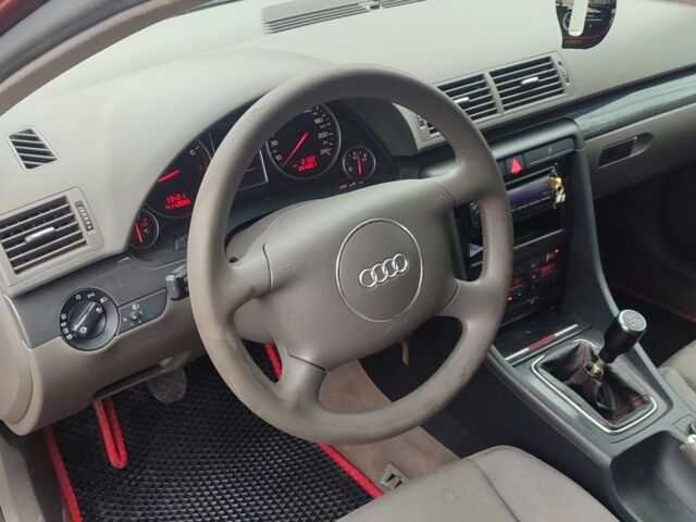 Красный Ауди А4, объемом двигателя 2 л и пробегом 265 тыс. км за 5200 $, фото 8 на Automoto.ua