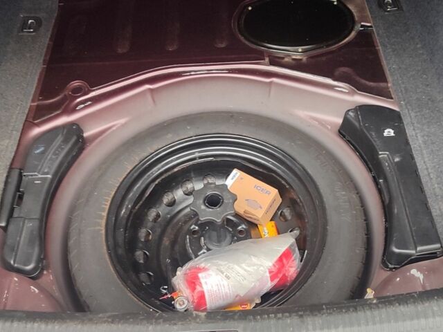 Красный Ауди А4, объемом двигателя 2 л и пробегом 265 тыс. км за 5200 $, фото 19 на Automoto.ua