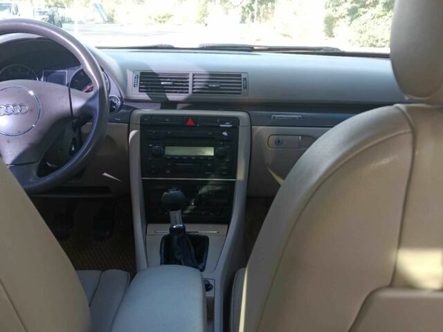 Красный Ауди А4, объемом двигателя 1.8 л и пробегом 268 тыс. км за 5700 $, фото 7 на Automoto.ua