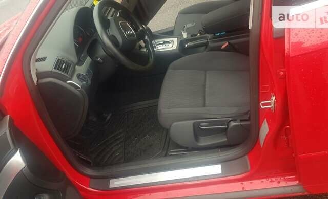 Красный Ауди А4, объемом двигателя 1.78 л и пробегом 426 тыс. км за 4600 $, фото 11 на Automoto.ua