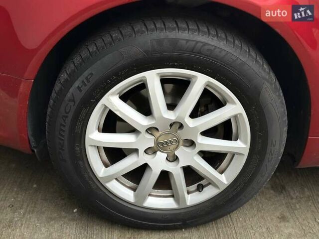 Красный Ауди А4, объемом двигателя 1.98 л и пробегом 229 тыс. км за 7300 $, фото 9 на Automoto.ua