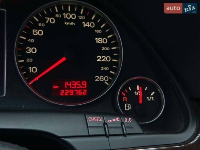 Красный Ауди А4, объемом двигателя 1.98 л и пробегом 229 тыс. км за 7300 $, фото 26 на Automoto.ua