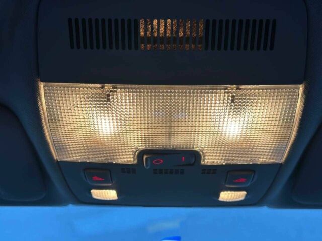 Червоний Ауді А4, об'ємом двигуна 2 л та пробігом 229 тис. км за 7300 $, фото 17 на Automoto.ua