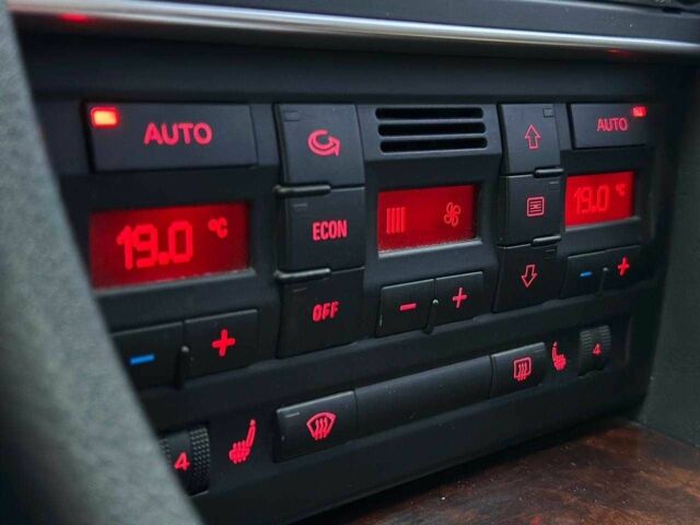 Червоний Ауді А4, об'ємом двигуна 2 л та пробігом 229 тис. км за 7300 $, фото 18 на Automoto.ua