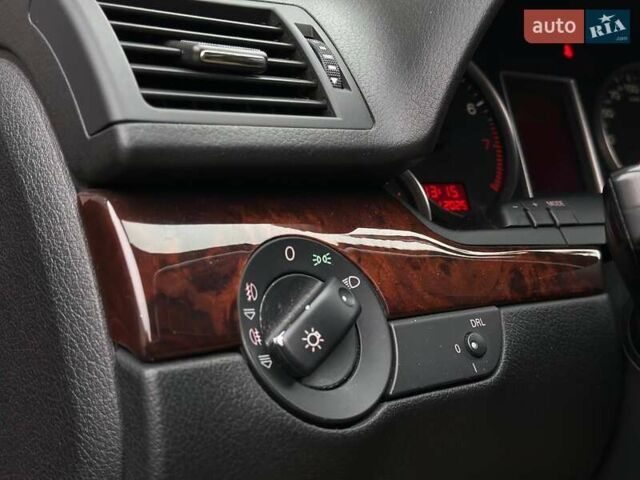 Красный Ауди А4, объемом двигателя 1.98 л и пробегом 229 тыс. км за 7300 $, фото 13 на Automoto.ua