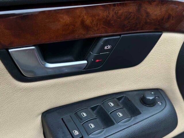 Червоний Ауді А4, об'ємом двигуна 2 л та пробігом 229 тис. км за 7300 $, фото 13 на Automoto.ua