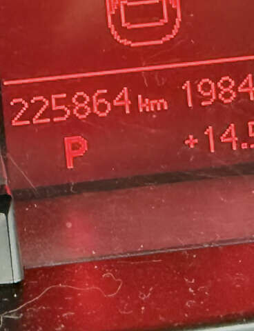 Червоний Ауді А4, об'ємом двигуна 1.8 л та пробігом 225 тис. км за 9500 $, фото 6 на Automoto.ua