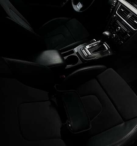 Червоний Ауді А4, об'ємом двигуна 1.8 л та пробігом 191 тис. км за 12000 $, фото 10 на Automoto.ua