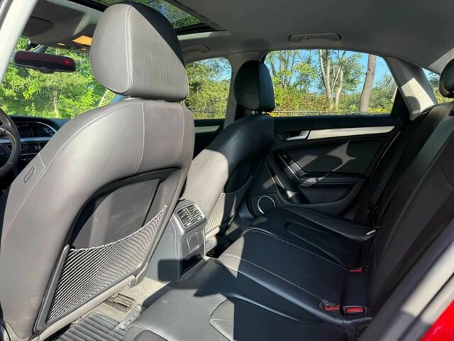 Красный Ауди А4, объемом двигателя 2 л и пробегом 76 тыс. км за 6500 $, фото 12 на Automoto.ua