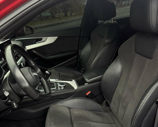 Красный Ауди А4, объемом двигателя 1.98 л и пробегом 136 тыс. км за 18300 $, фото 5 на Automoto.ua