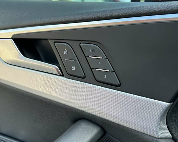 Красный Ауди А4, объемом двигателя 1.98 л и пробегом 100 тыс. км за 22400 $, фото 17 на Automoto.ua