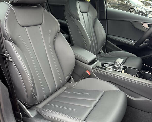 Красный Ауди А4, объемом двигателя 2 л и пробегом 15 тыс. км за 31000 $, фото 55 на Automoto.ua