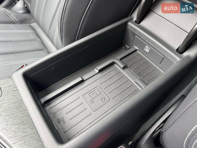 Красный Ауди А4, объемом двигателя 2 л и пробегом 15 тыс. км за 31000 $, фото 67 на Automoto.ua