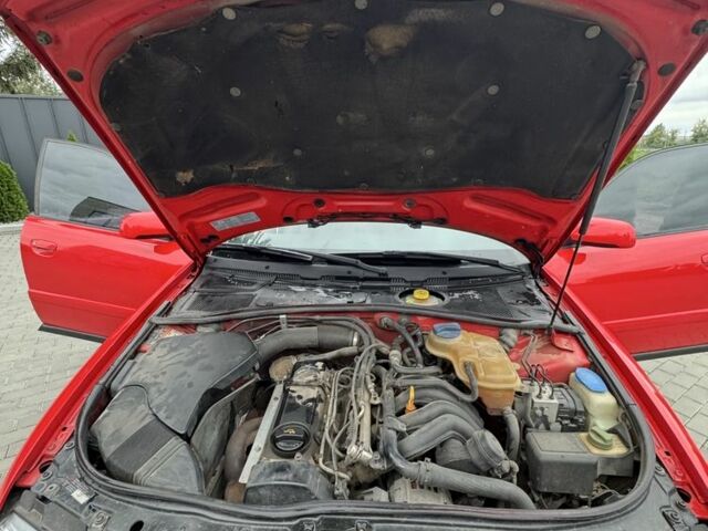 Красный Ауди А4, объемом двигателя 1.6 л и пробегом 315 тыс. км за 3350 $, фото 17 на Automoto.ua